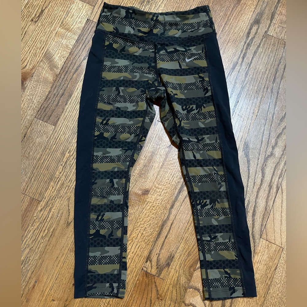 Nike dri-fit crop camo leggings
